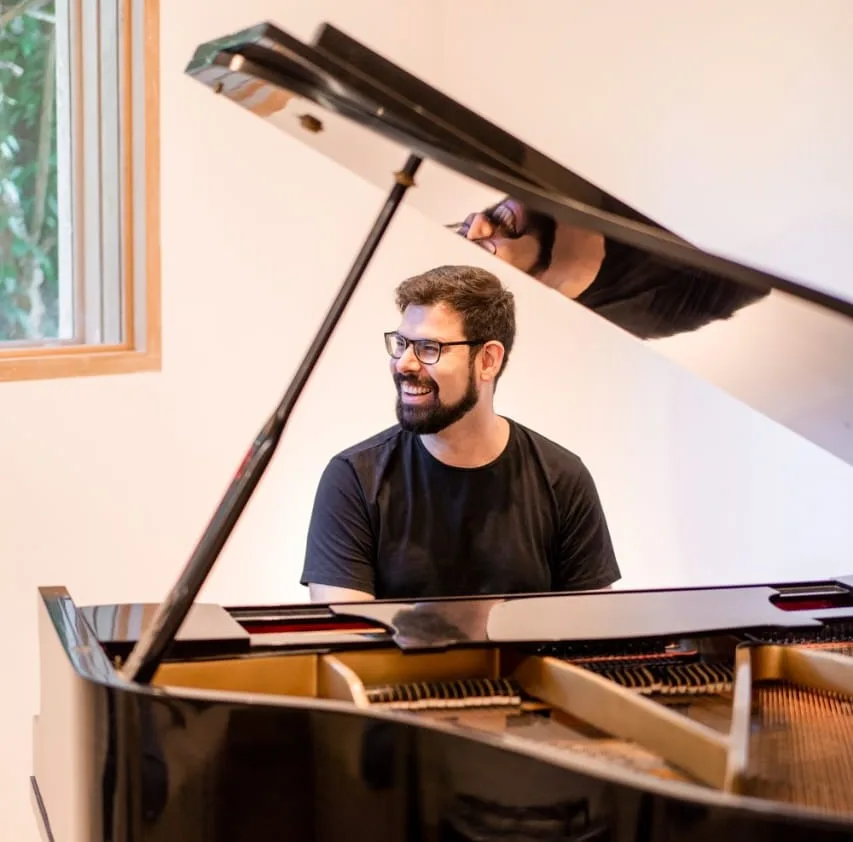 Felipe Silveira ao piano